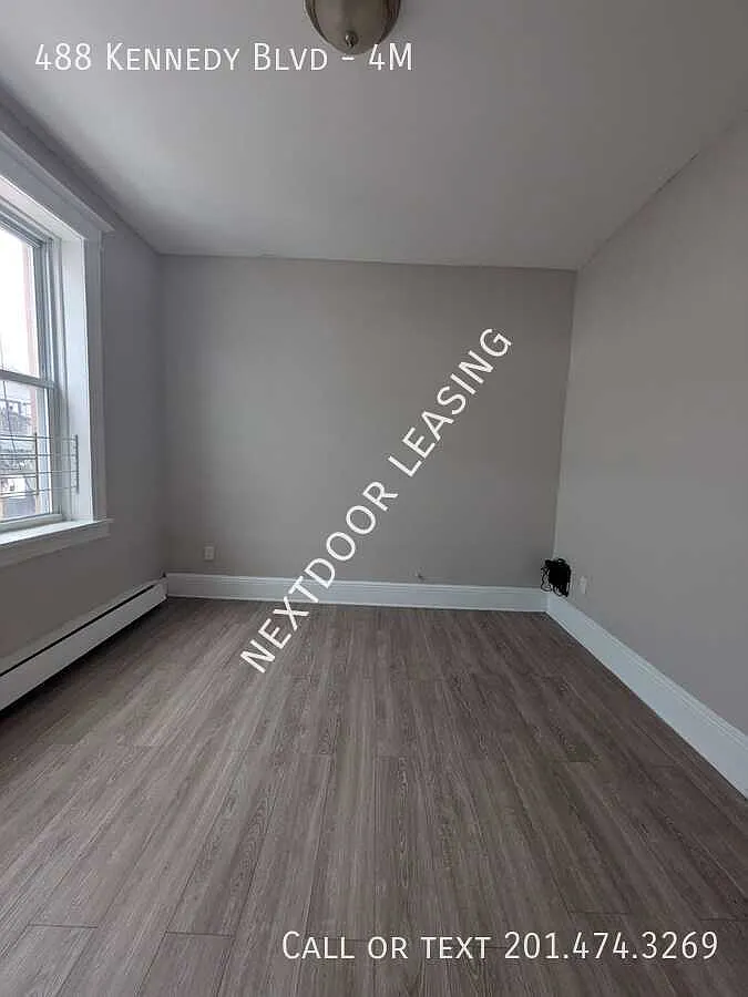 488 Kennedy Blvd — Photo 4