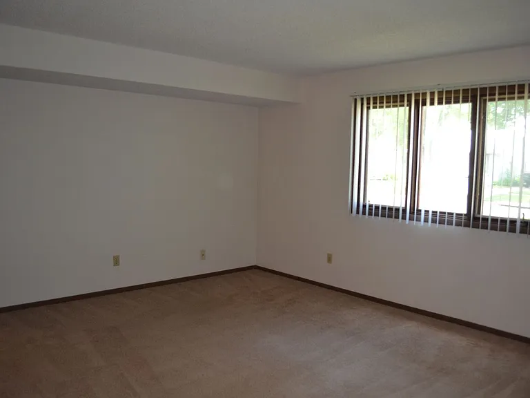 3831 Saint Paul Ave — Photo 7