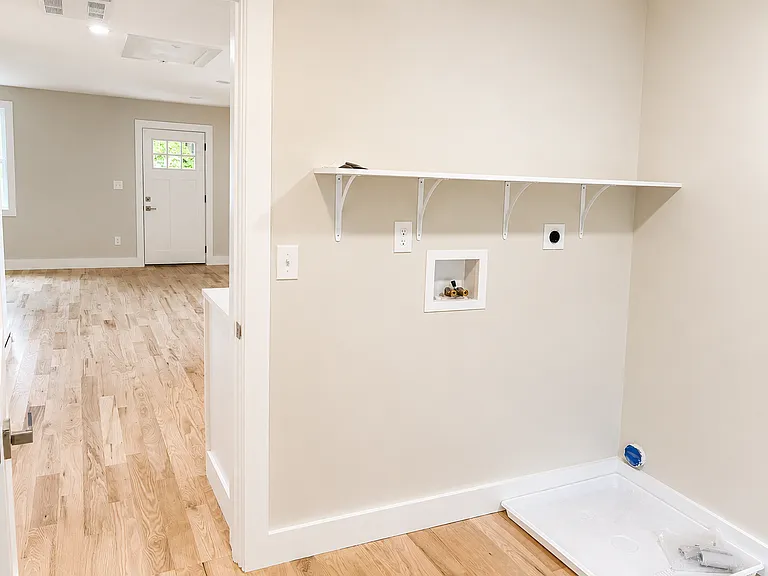 10-12 H St #2 — Photo 9