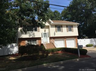 1928 Oak Dale Rd, Toms River, NJ 08753