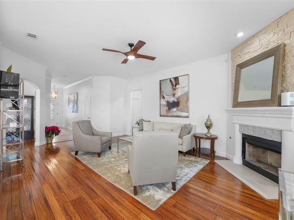 3233 Clear Springs Dr