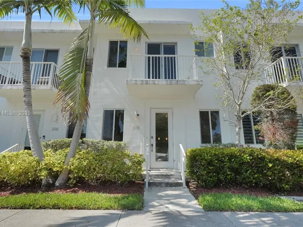 2621 NE 212th Ter Unit 209, Miami, FL 33180