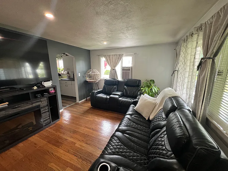 6 Cresthill Rd #6 — Photo 3