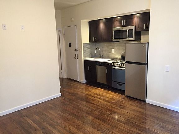 3rd image of 35 W 64th St APT 2A