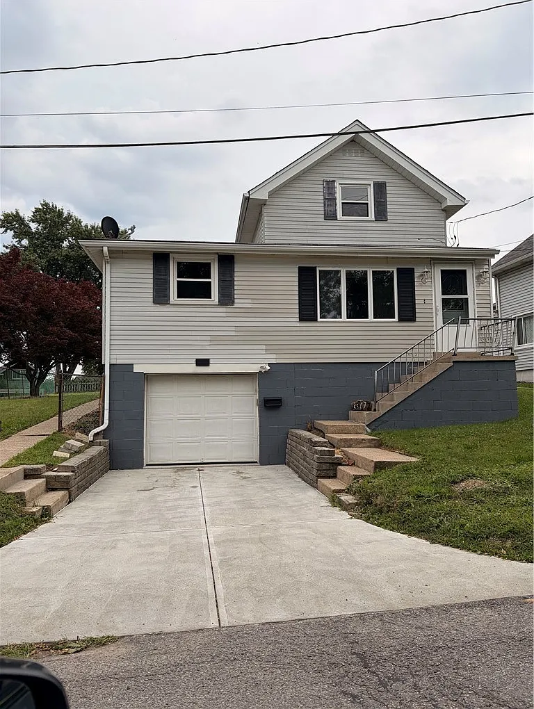 4 bed, $2,000 — Photo 1