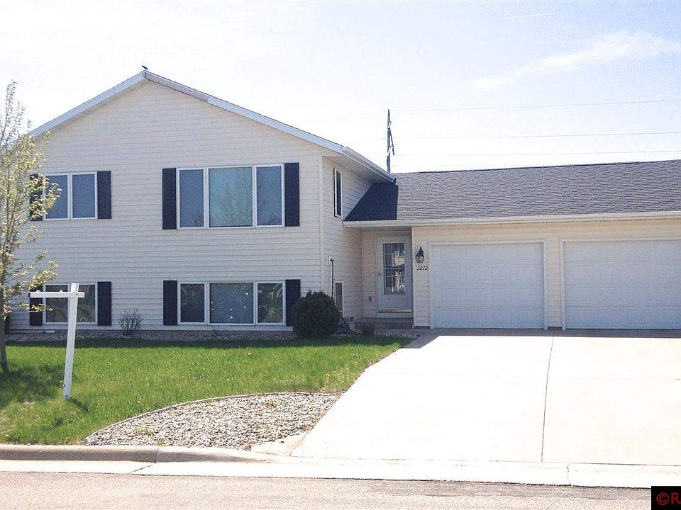 1st image of 1212 W Menk Dr