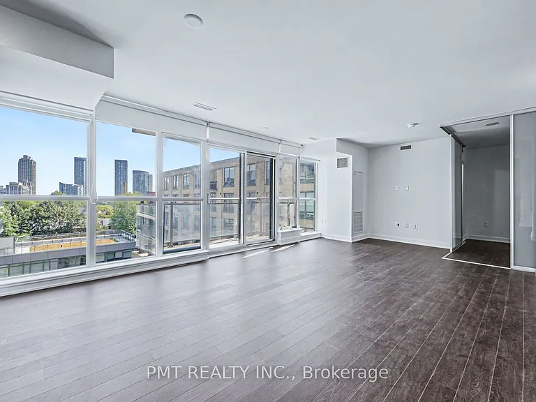 775 King St W #514 — Photo 4