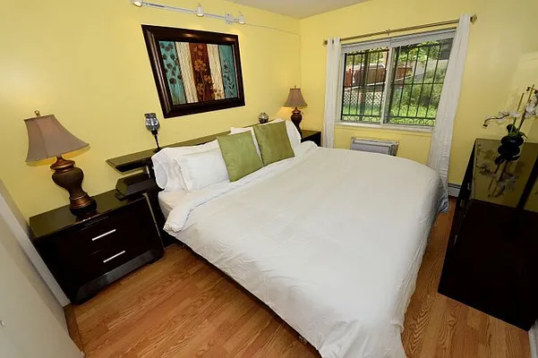 Rented by Eisenberg Exclusives | media 31