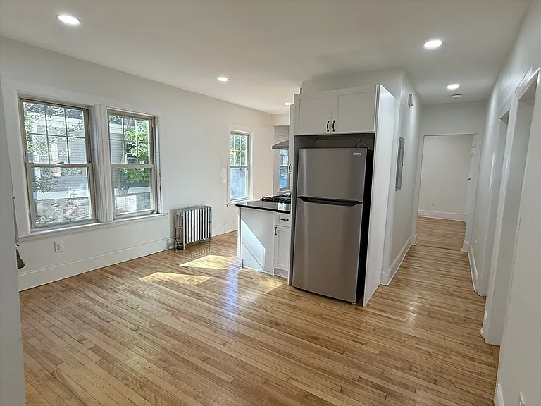 33 Richards St #2 — Photo 5