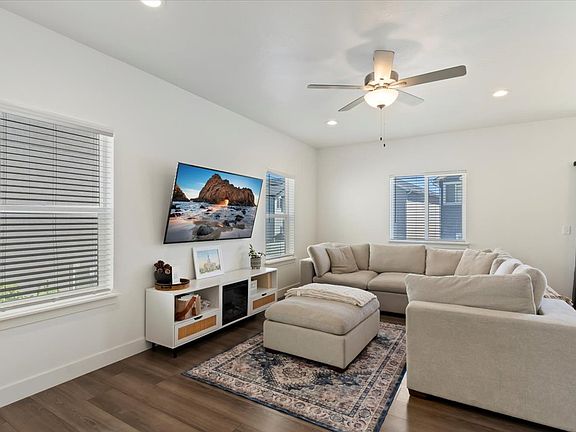 5th image of 7168 N Silver Spring Way