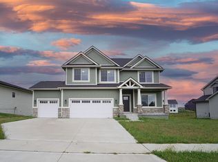 65 NW Alderleaf Dr, Waukee, IA 50263