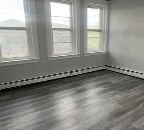 5th image of 119 Inslee Pl