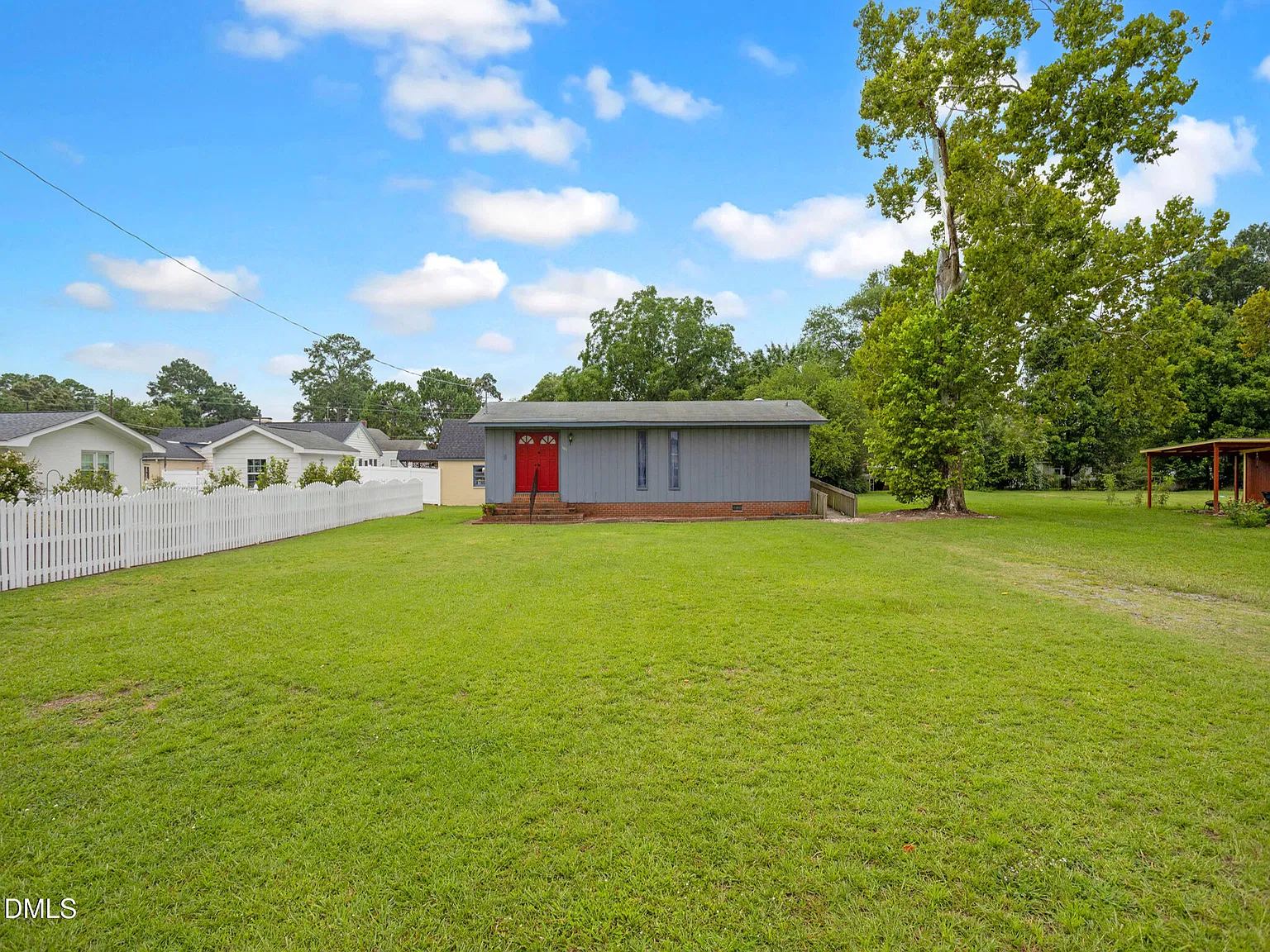 2 bed, 1.0 bath, 806 sqft, $1,350 — Photo 4