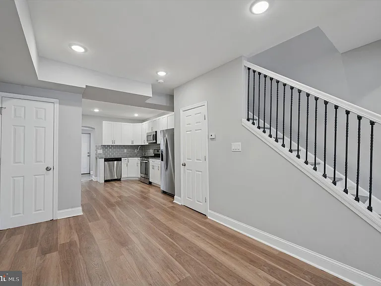 447 Durfor St — Photo 10