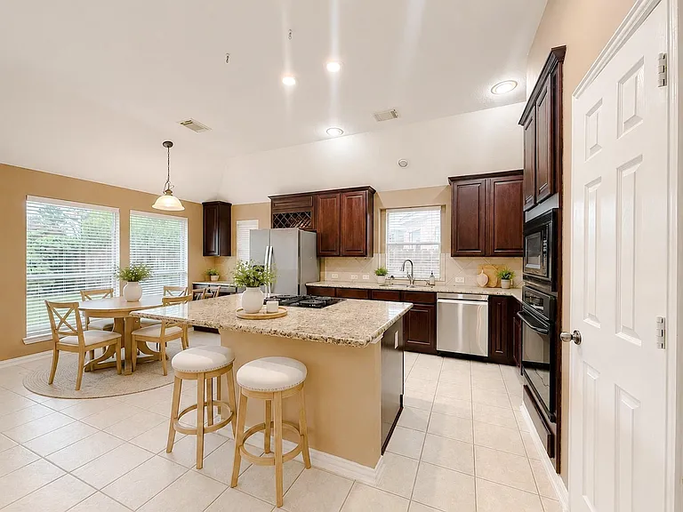 3043 Summercrest Dr — Photo 16