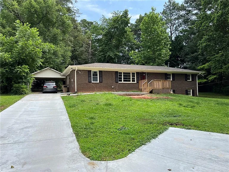1432 Spring Valley Ln — Photo 1