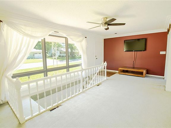 5th image of 805 Kenton Dr