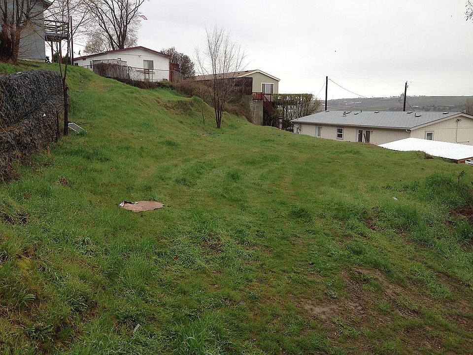 2nd image of 838 SW 9th St