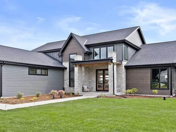 W278N6080 Serenity DRIVE, Sussex, WI 53089