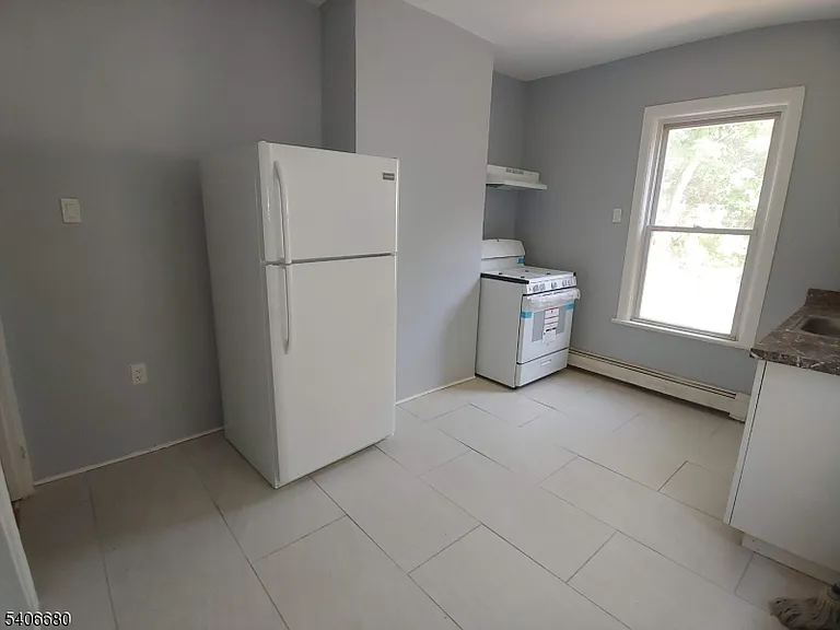 62 Hillyer St #3 — Photo 6