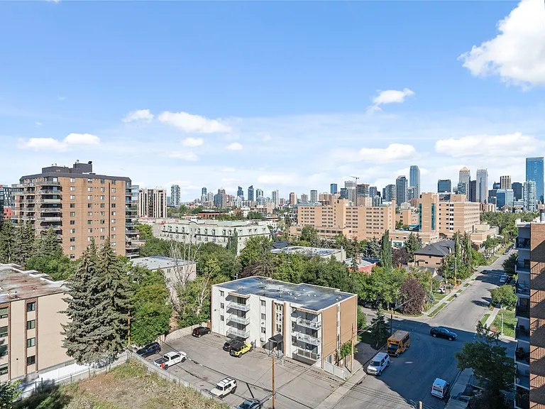 130 26th Ave SW — Photo 31
