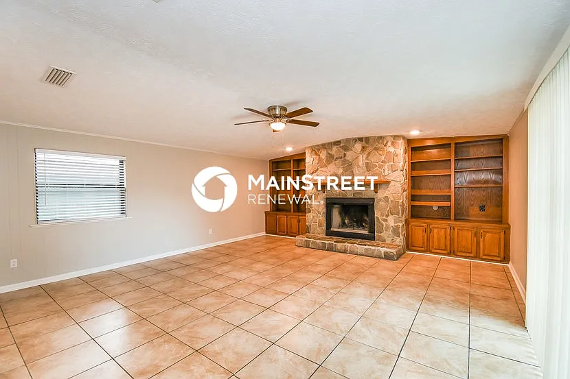 8403 Frost St N — Photo 4
