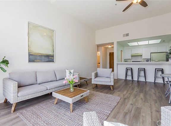 2nd image of 2559 Plaza Del Amo Unit 312