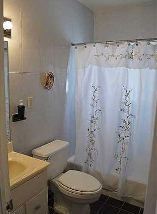 5th image of 4704 El Portal Dr