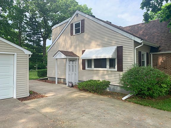 2nd image of 23689 Greenwood Blvd
