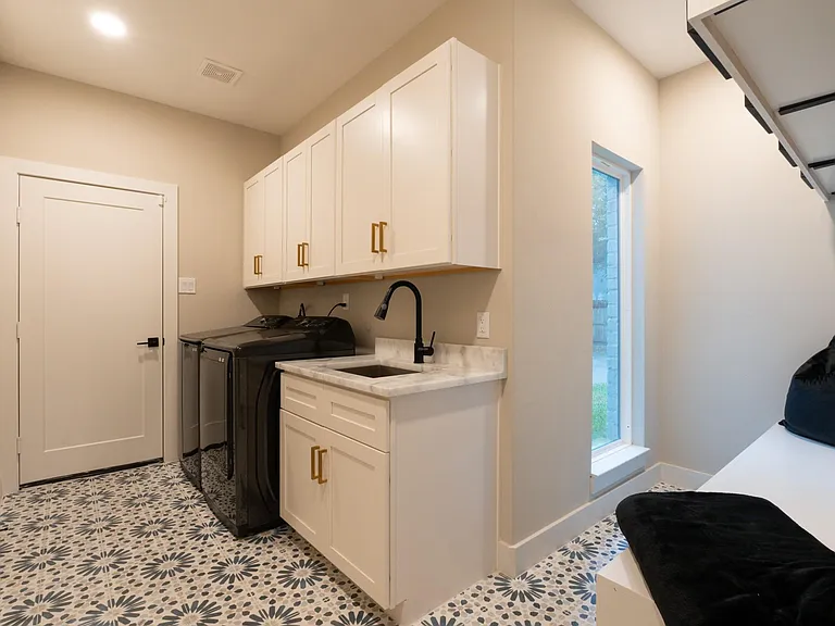 10023 Piping Rock Ln — Photo 21
