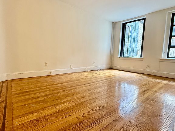 4th image of 211 W 16th St Unit 1B