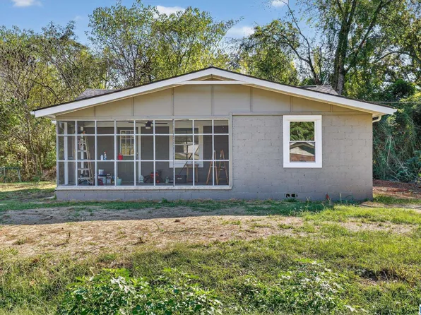 306 7th St E, Warrior, AL 35180