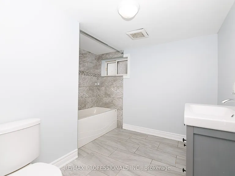 16 Nello St #BASEMENT — Photo 9