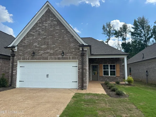 421 Country Garden Dr, Southaven, MS 38671