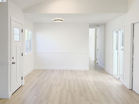 5th image of 4162 Polonius Cir