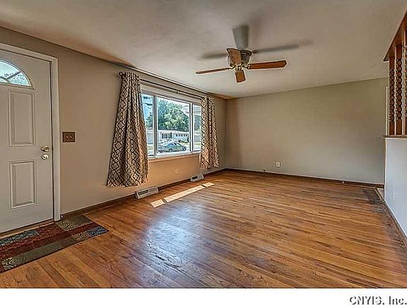 3rd image of 117 Ontario Pl