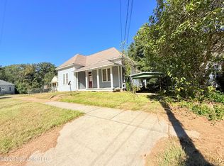 530 W New York Ave, McComb, MS 39648