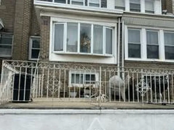 6623 Dorel St, Philadelphia, PA 19142