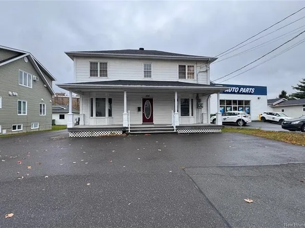 268 Victoria St, Edmundston, NB E3V 2H9
