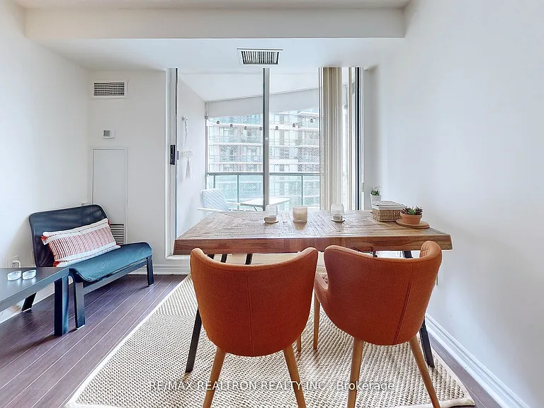 7 Lorraine Dr #2009 — Photo 12