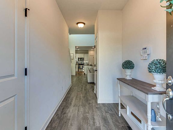 4th image of 1703 Lone Jack Ln