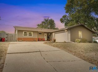 701 S Stephen Ave, Edgemont, SD 57103