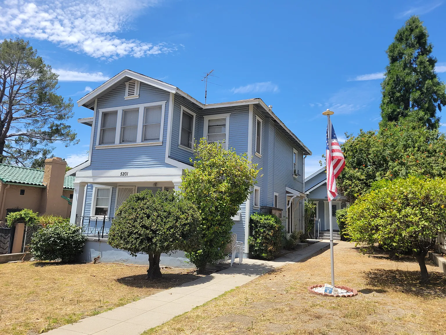 4 bed, 2000 sqft, $1,000 — Photo 2