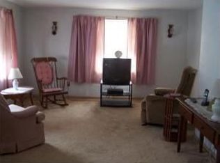 13 Elbridge Rd, Auburn, MA 01501