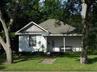 511 Avenue B St, El Campo, TX 77437