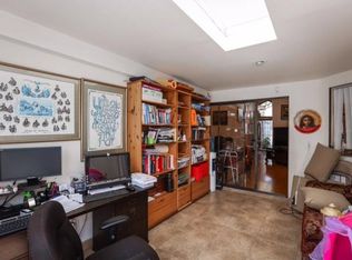 20130 Stagg St, Winnetka, CA 91306