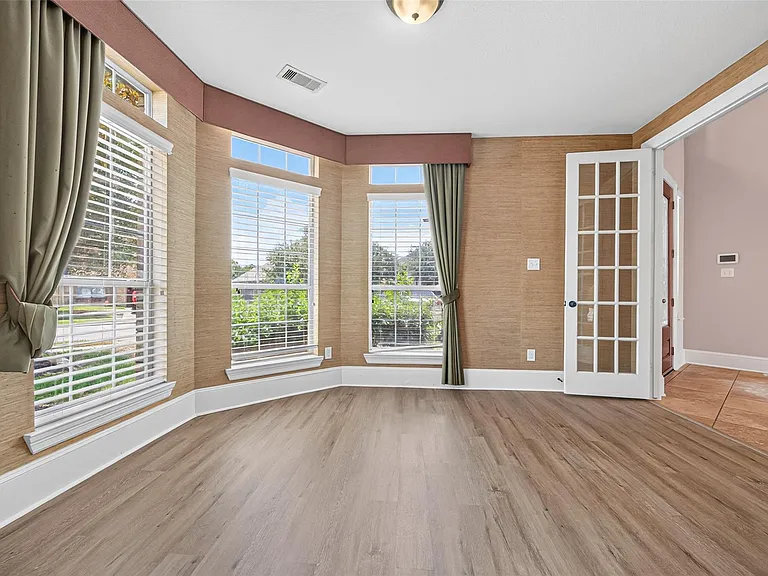9735 Lansing Meadows Dr — Photo 4