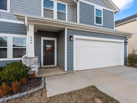 3rd image of 809 Elgon Walk Dr