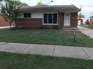 21419 Timberidge St, Saint Clair Shores, MI 48082