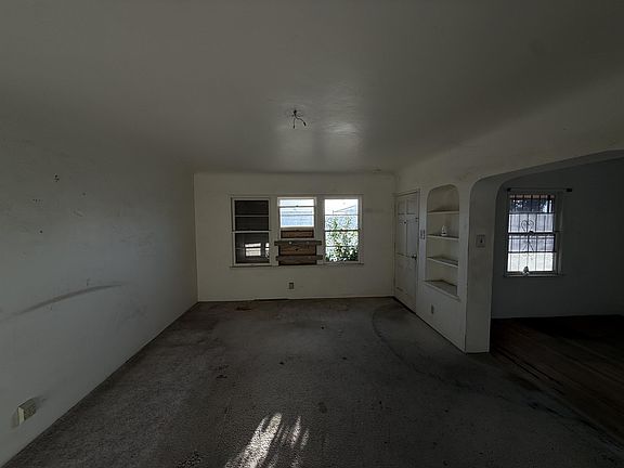 3rd image of 577 S 9th Ave